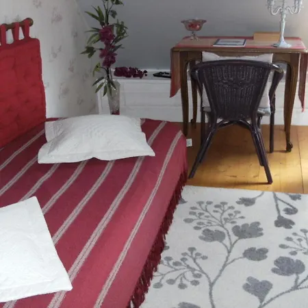 Gite Gites De France - La Cecileve *